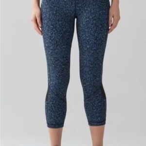 Women’s Lululemon Pace Rival Crop Daisy Dust Illuminight Black Leggings Size 6